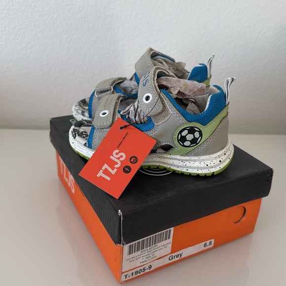 Boys Double Adjustable Strap Sandals with Soccer design - Picture 7 of 13